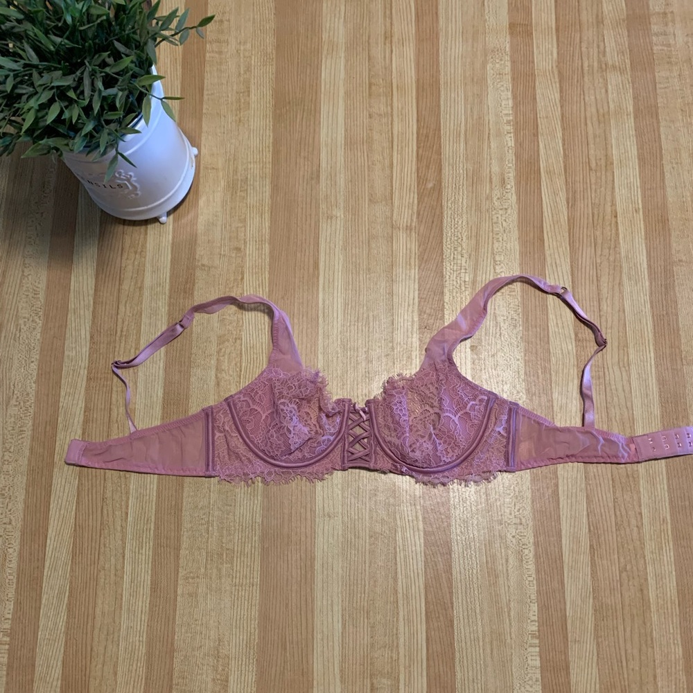 Victoria’s Secret muted pink unlined lace bra 34B